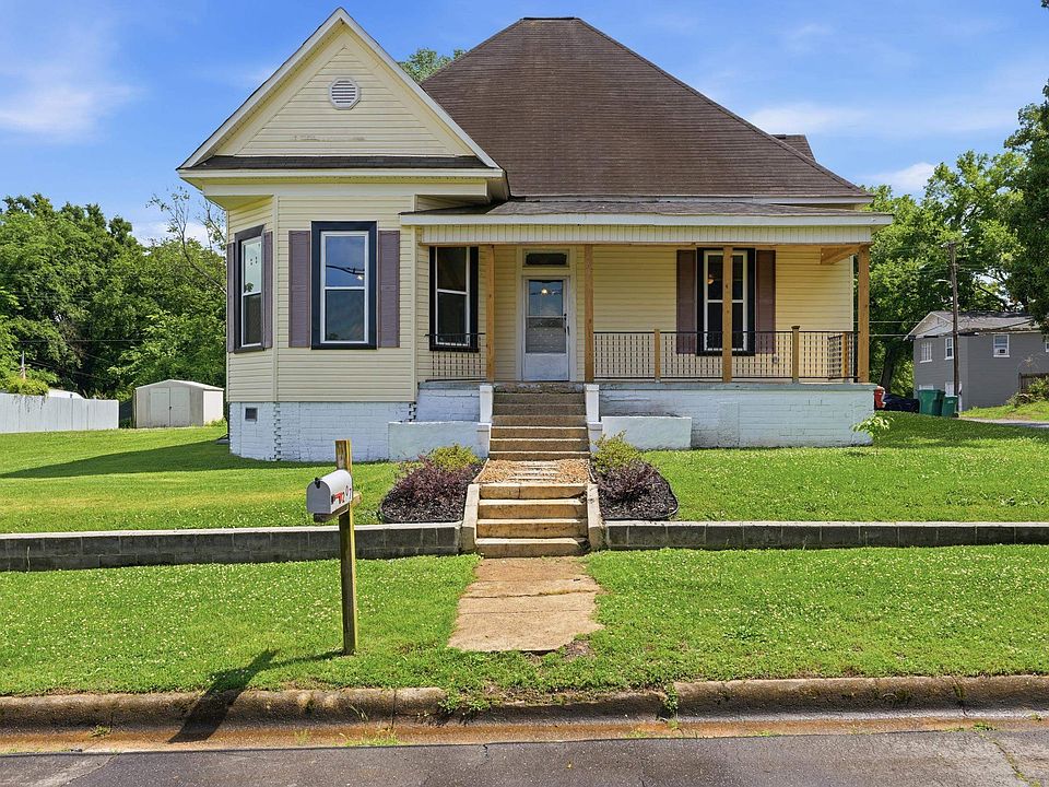1st image of 207 River Bluff Dr