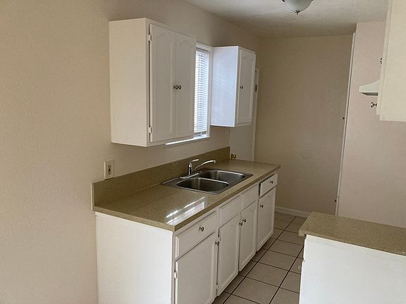 3rd image of 8933 Tope Ave #8935