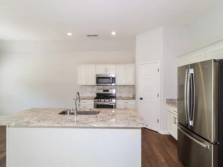 3811 Dawnwood Cir W — Photo 9