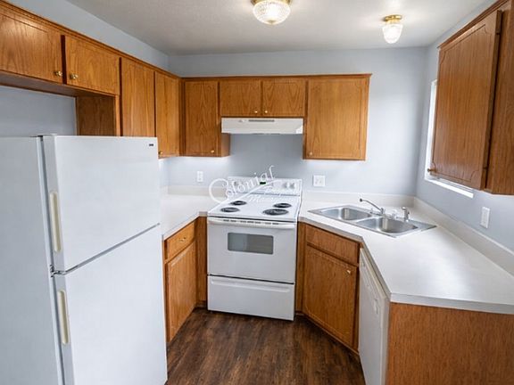 2nd image of 1105 Leslie Cir APT B