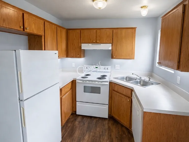 1105 Leslie Cir #B — Photo 2