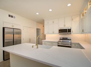 6 Town Oaks Pl, Bellaire, TX 77401