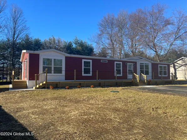 104 Holly Lane, Saratoga, NY 12866