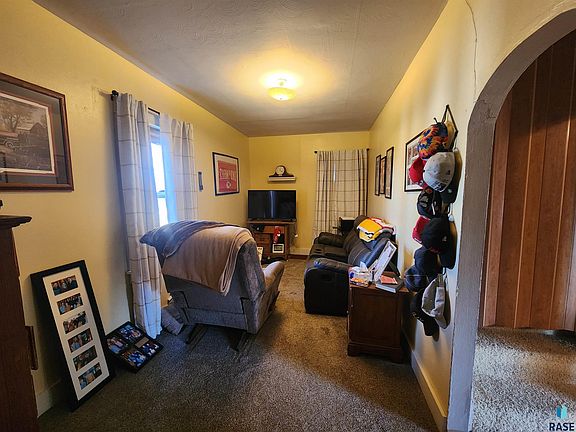 4th image of 510 SE 10th St
