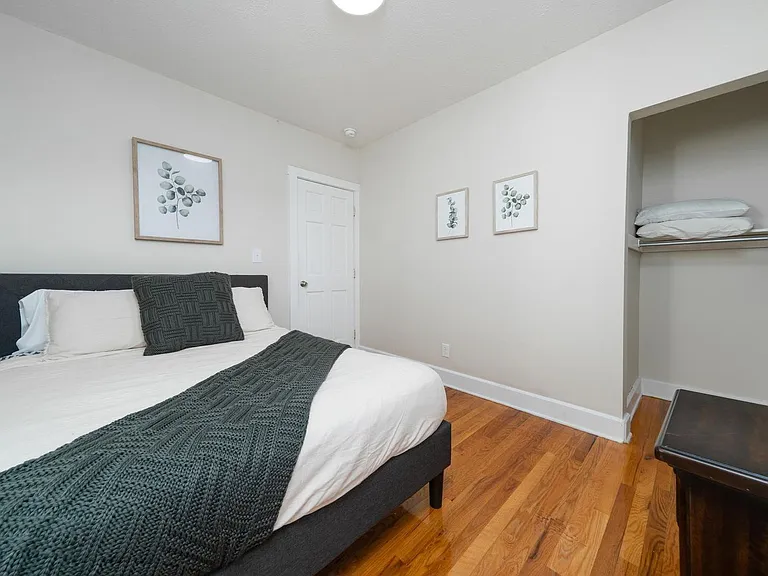 1363 Indianola Ave — Photo 19