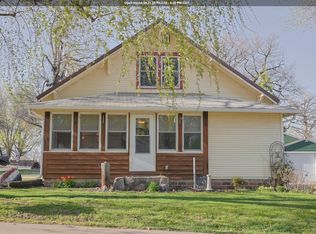 172 Iowa St, Arnolds Park, IA 51331