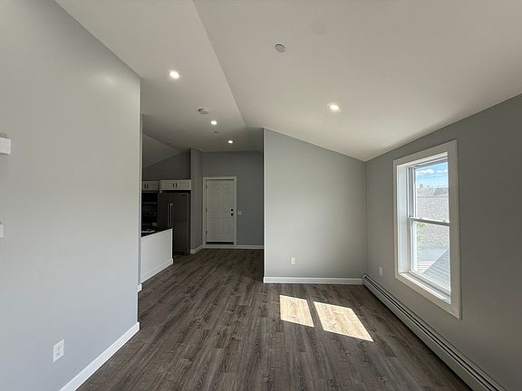 4th image of 126 Cross St Floor 3
