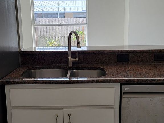 5th image of 5620 Wilde Oak Way
