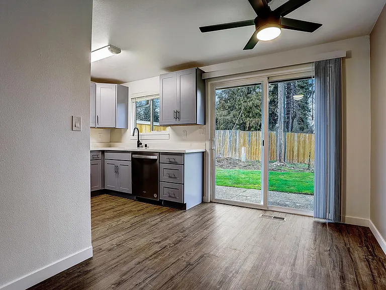 Overlook Terrace Apartments — Photo 39
