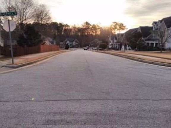 4th image of 2108 Blueberry Ln