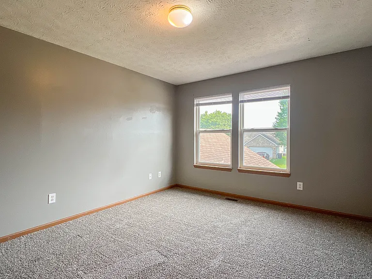 2119 Bridgewater Cir — Photo 13