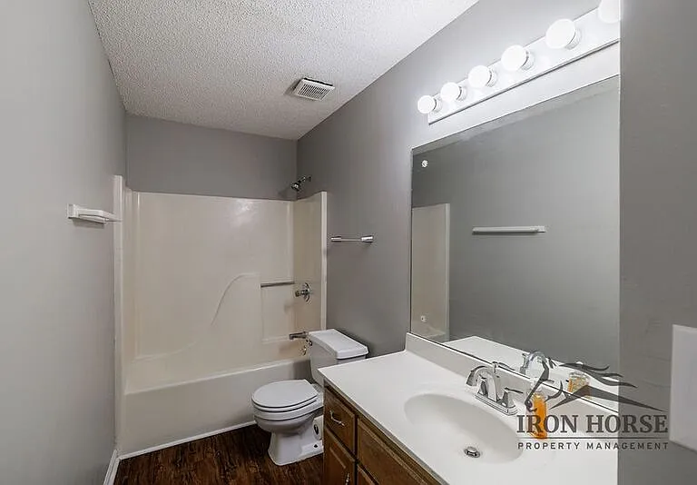 2165 S Milledge Ave #F8 — Photo 11