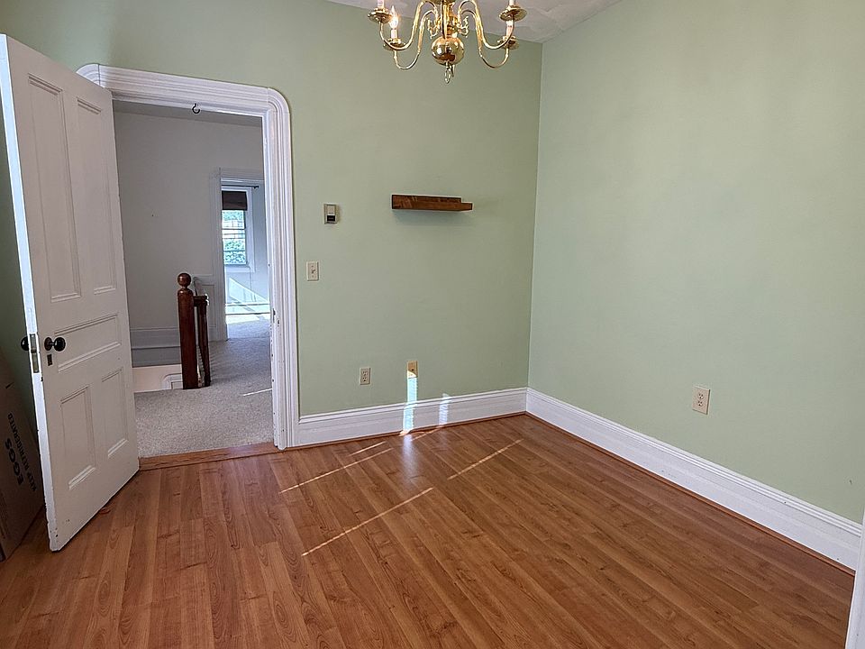 dining area in kitchen