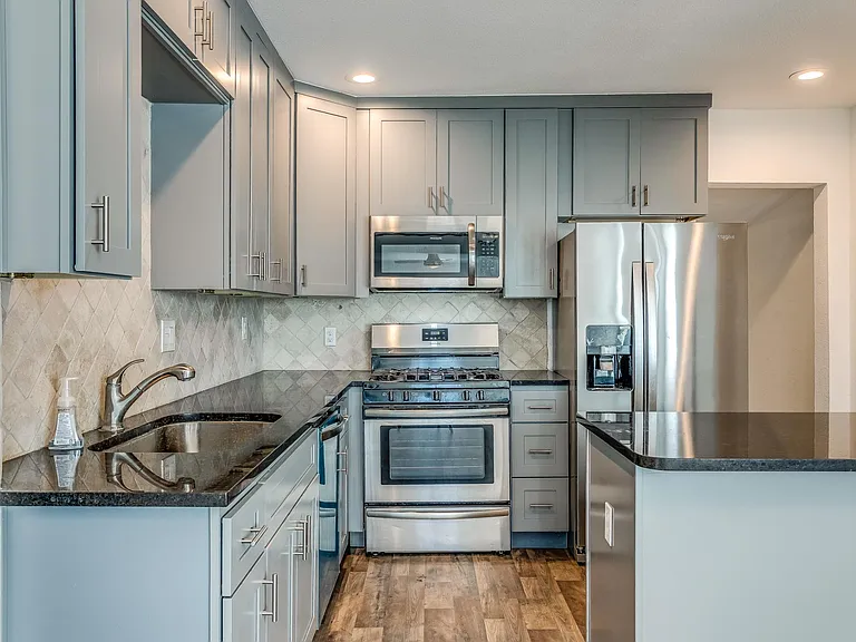 3118 Carlson Dr — Photo 5