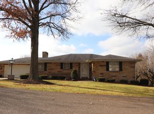 1703 Bayberry Ln, Coshocton, OH 43812