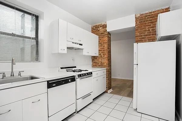 Sold by Douglas Elliman | media 5