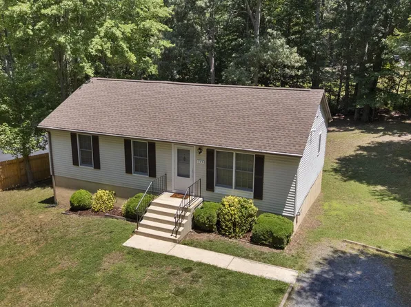 745 White Sands Dr, Lusby, MD 20657