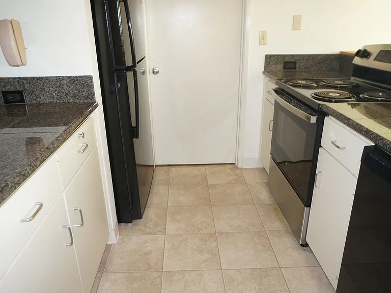 1440 SW Upland Dr — Photo 5