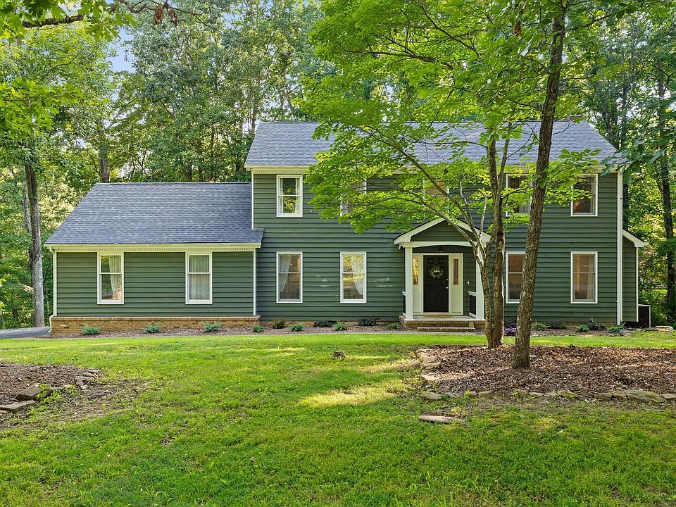 1st image of 902 Dunsinane Rd