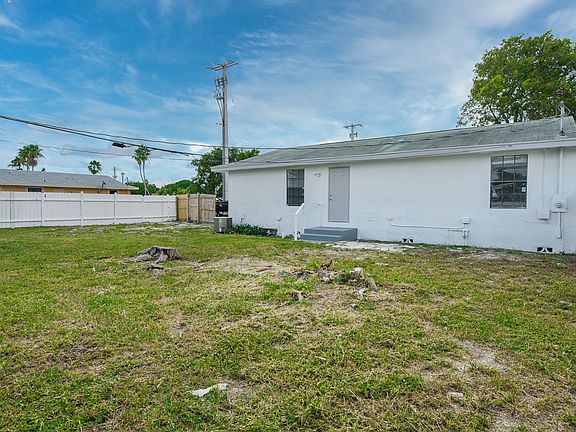 10 E Gateway Blvd-7_10082024