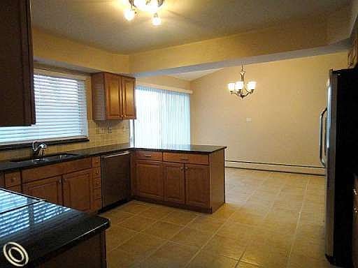 3rd image of 6953 Hillock Ln