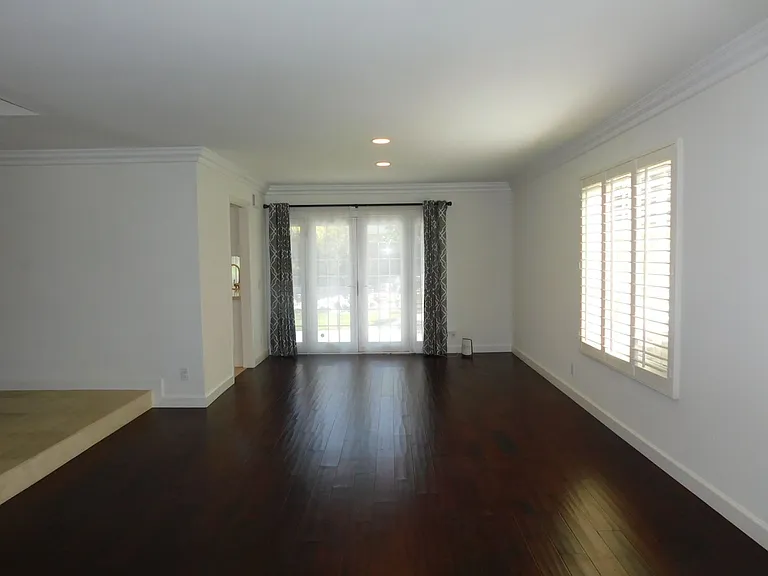 8312 Kingsdale Dr — Photo 8