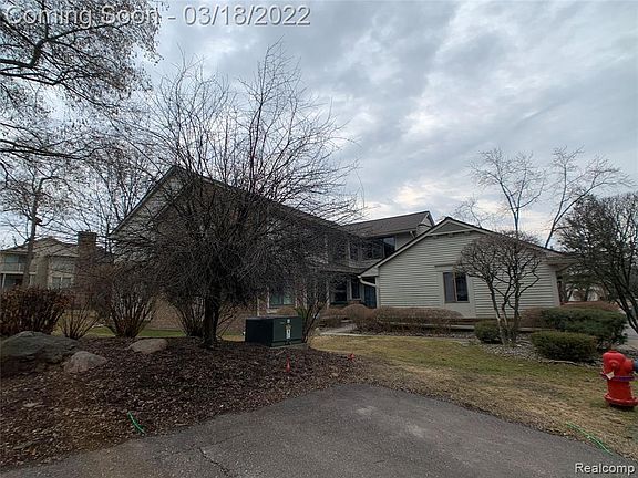 3rd image of 6979 N Pebblecreek Woods Dr