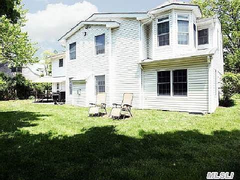 2nd image of 12 Franklin Ct E