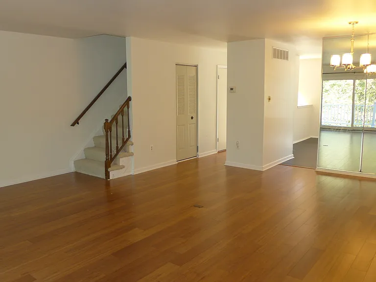 23 Valley Crossing Cir — Photo 10