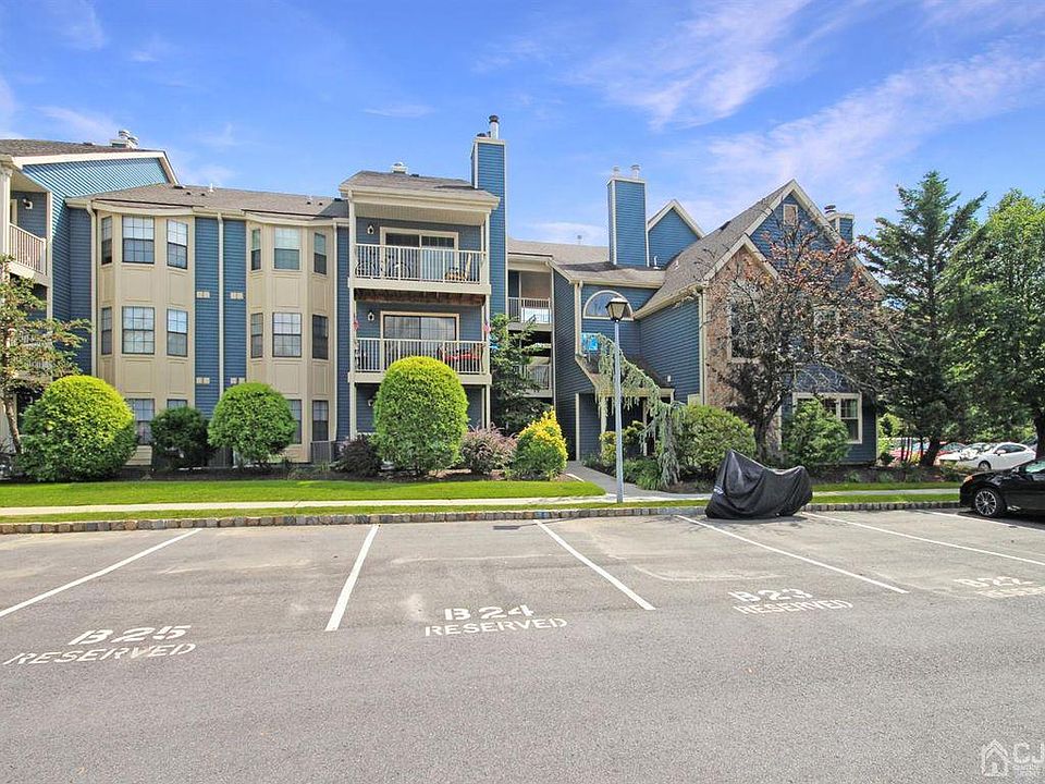 1st image of 90 Longfield Ct