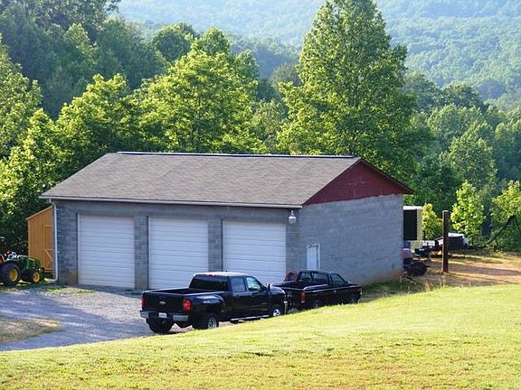 2nd image of 1501 Fairmont Dr