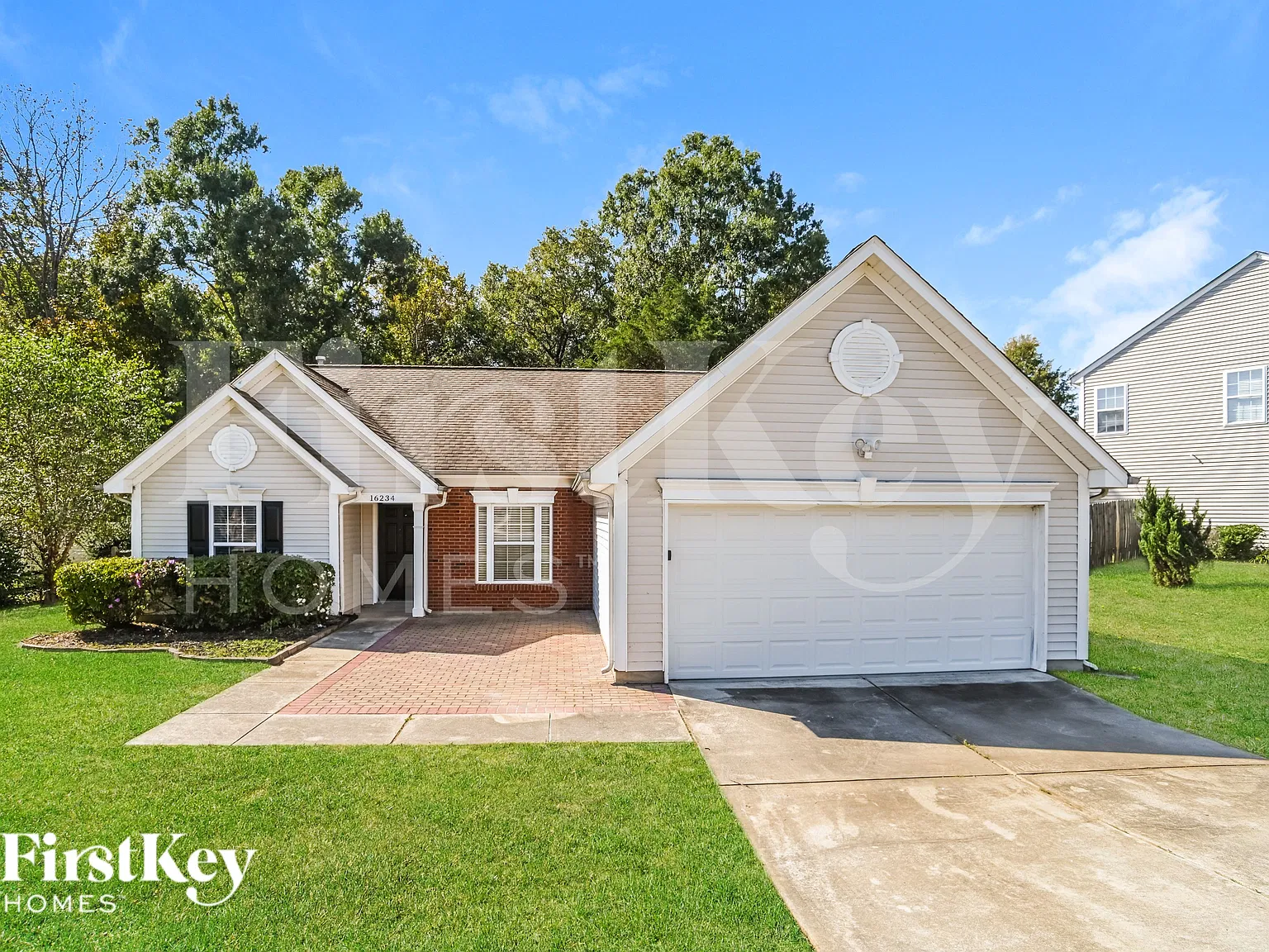 3 bed, 2.0 bath, 1500 sqft, $2,255 — Photo 1