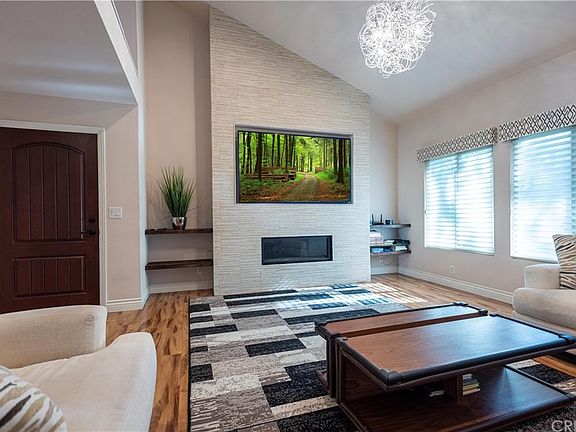 4th image of 656 Arroyo Oaks Dr