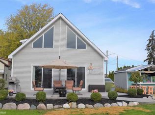 8819 Miller St, Fair Haven, MI 48023