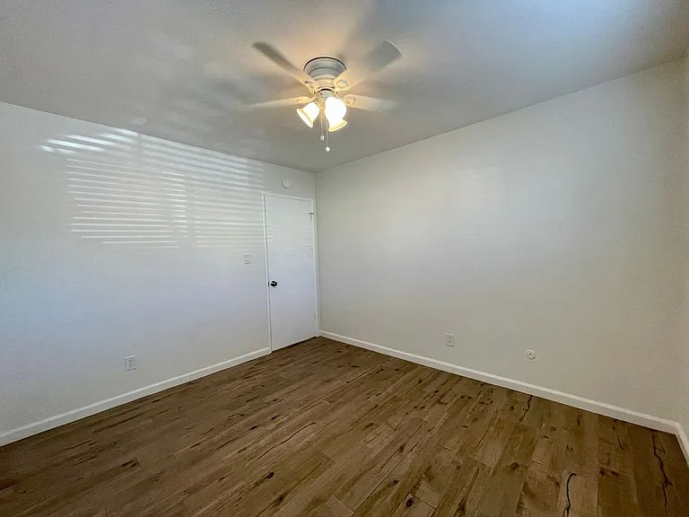 S. Magnolia-728 — Photo 9