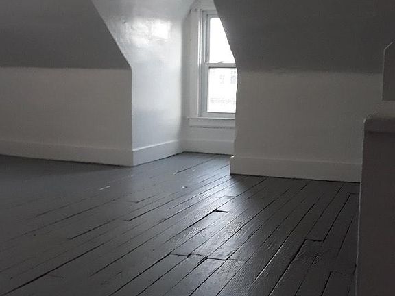 3rd image of 77 Glen Ave