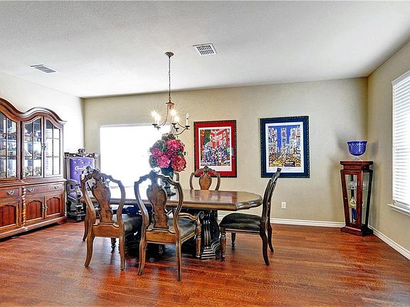 5th image of 2200 Hartley Dr