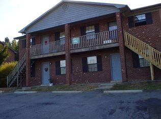 1606 Oak Croft Dr #B, Winston Salem, NC 27107