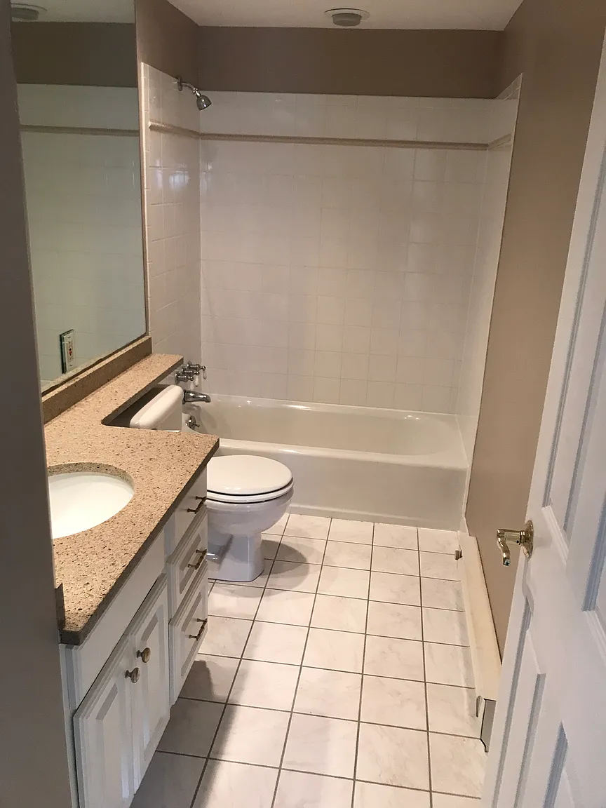 50651 Walpole St photo 1