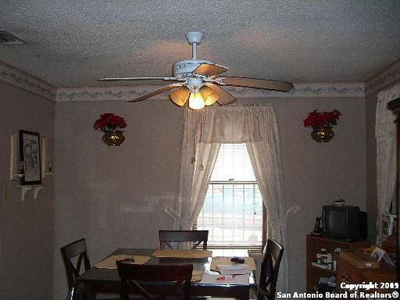 4th image of 1103 W Southcross Blvd