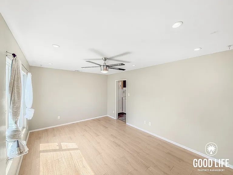 4034 Aragon Dr — Photo 2