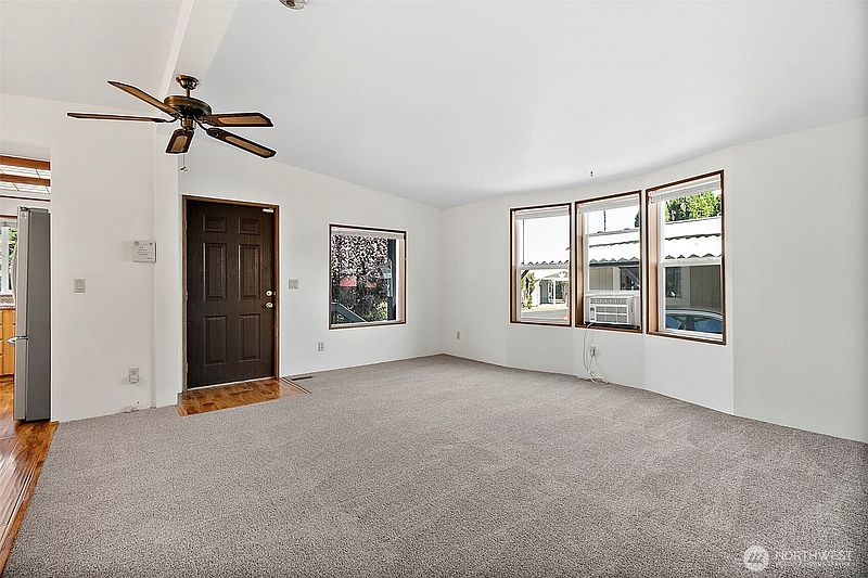 5th image of 3501 Auburn Way S #21