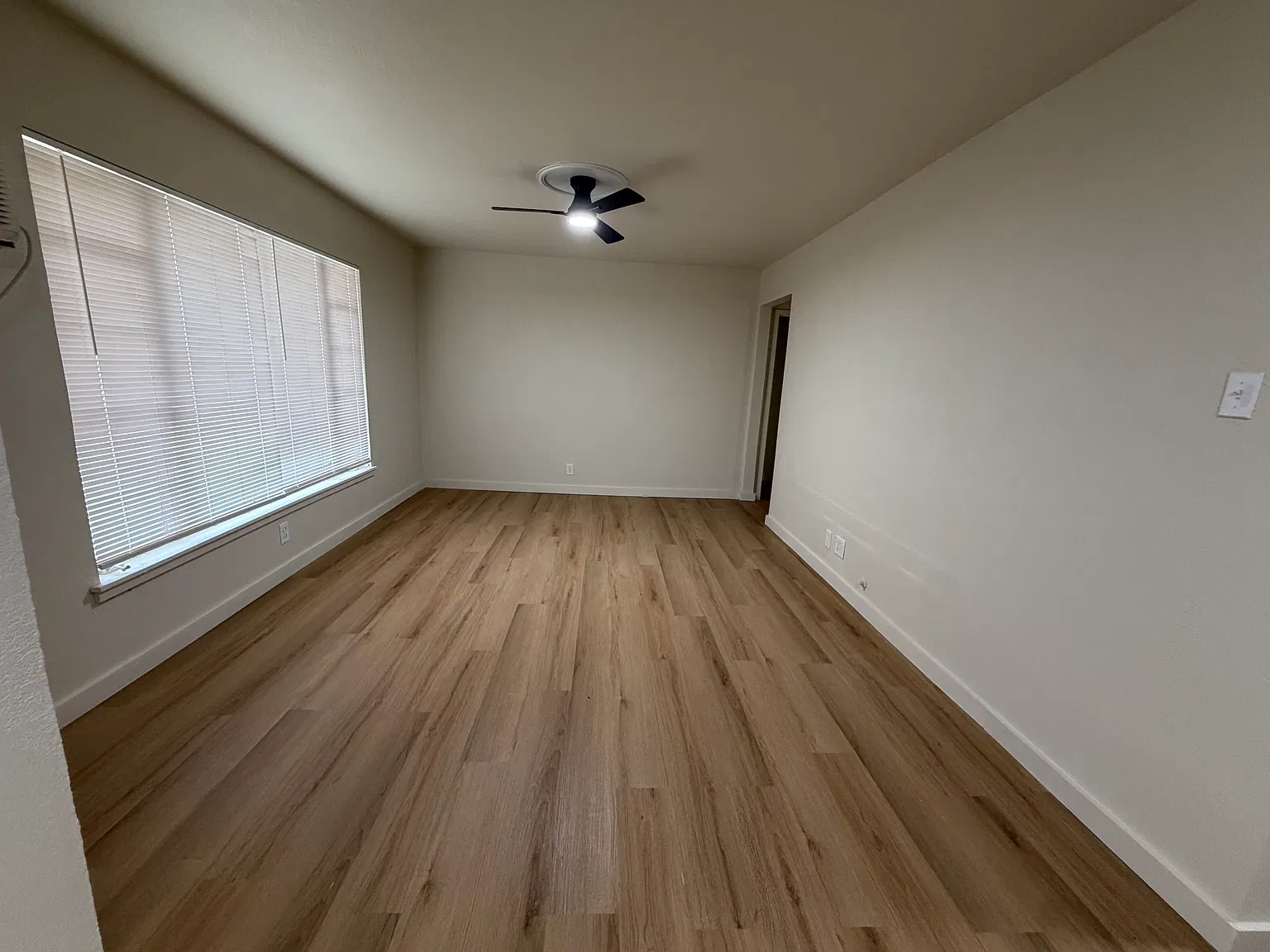 3 bed, 1109 sqft, $1,740 — Photo 3
