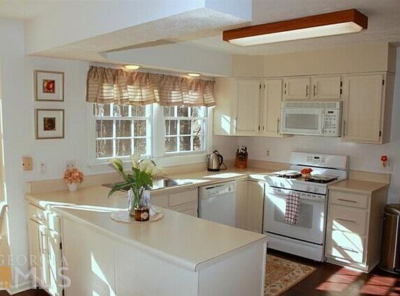 2nd image of 4955 Evergreen Valley Way