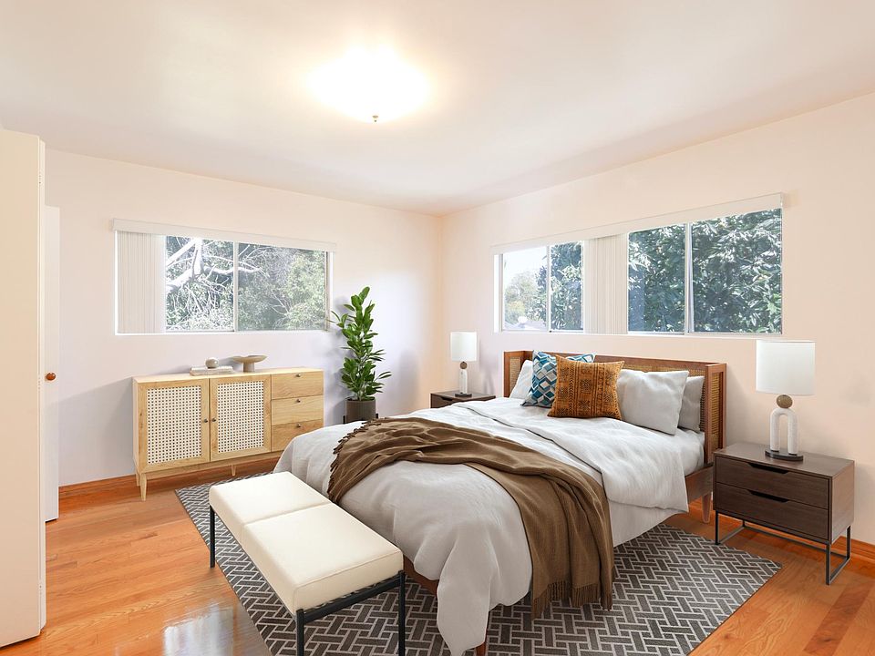 1st image of 15529 Moorpark St APT 4