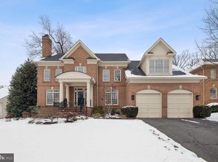 3017 N Dickerson St, Arlington, VA 22207