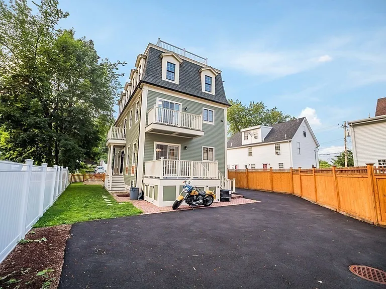 8 Richardson St #2 — Photo 30