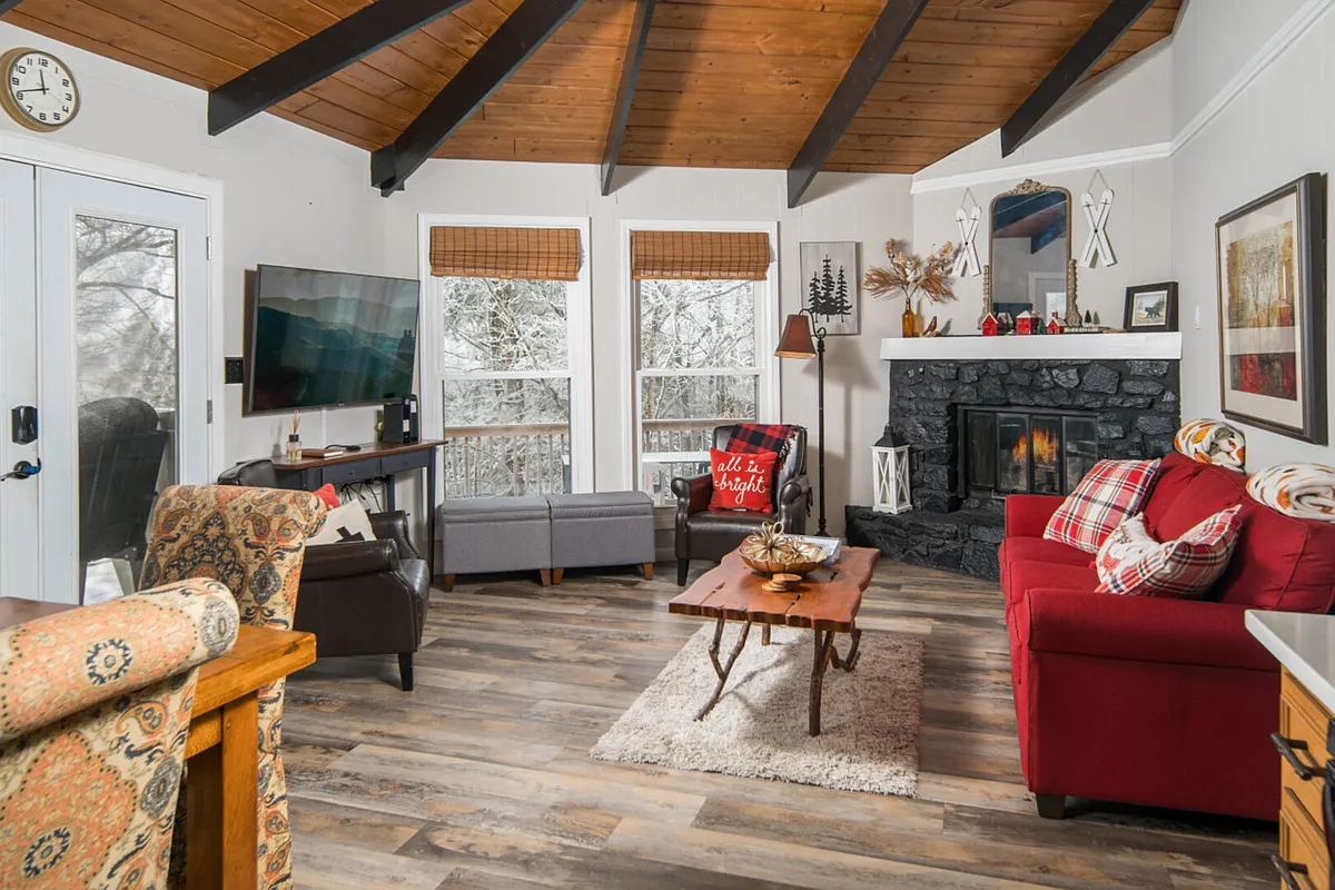 Building Photo - Beech Mountain Pkwy