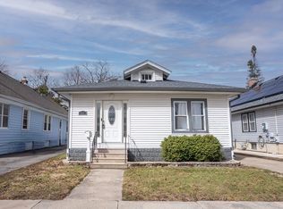 431 Bangs St, Aurora, IL 60505