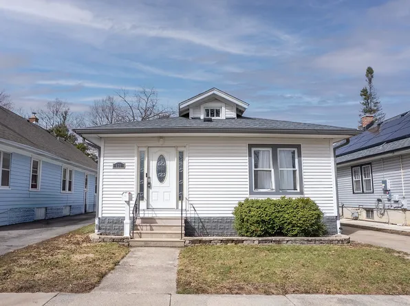 431 Bangs St, Aurora, IL 60505